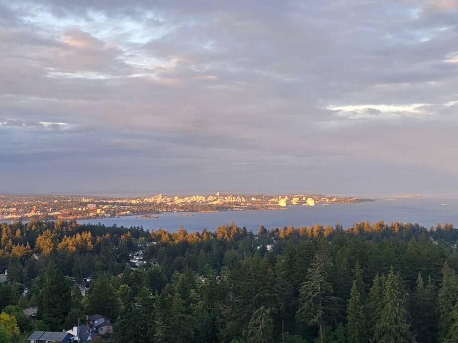 Eagle'S View Penthouse Victoria Exterior foto